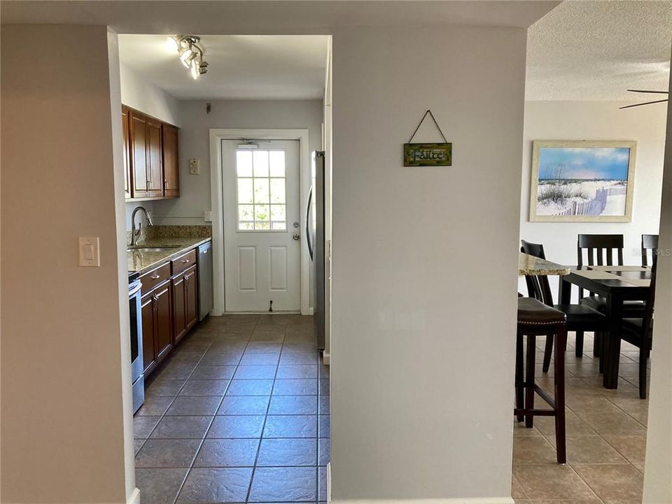 For Sale: $385,000 (2 beds, 2 baths, 1215 Square Feet)