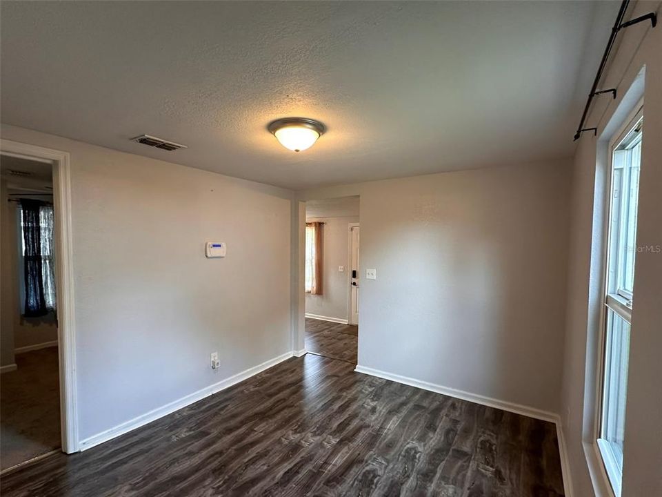 For Rent: $1,500 (2 beds, 1 baths, 760 Square Feet)