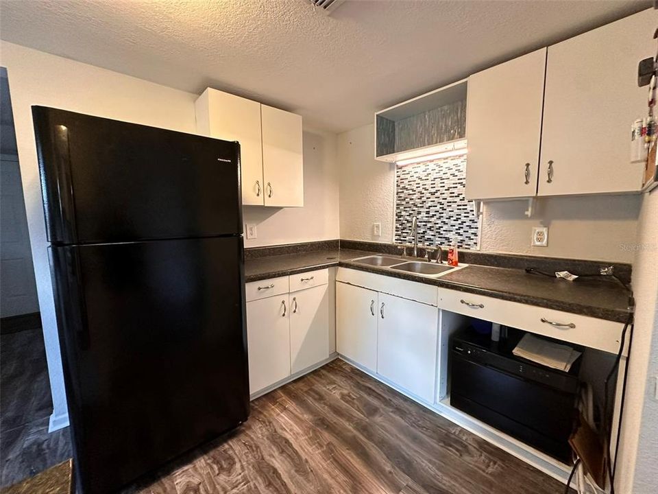 For Rent: $1,500 (2 beds, 1 baths, 760 Square Feet)