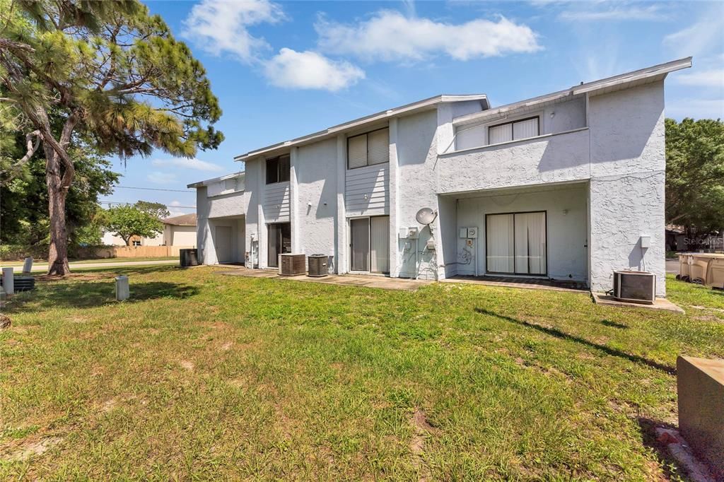 Active With Contract: $830,000 (8 beds, 0 baths, 4352 Square Feet)