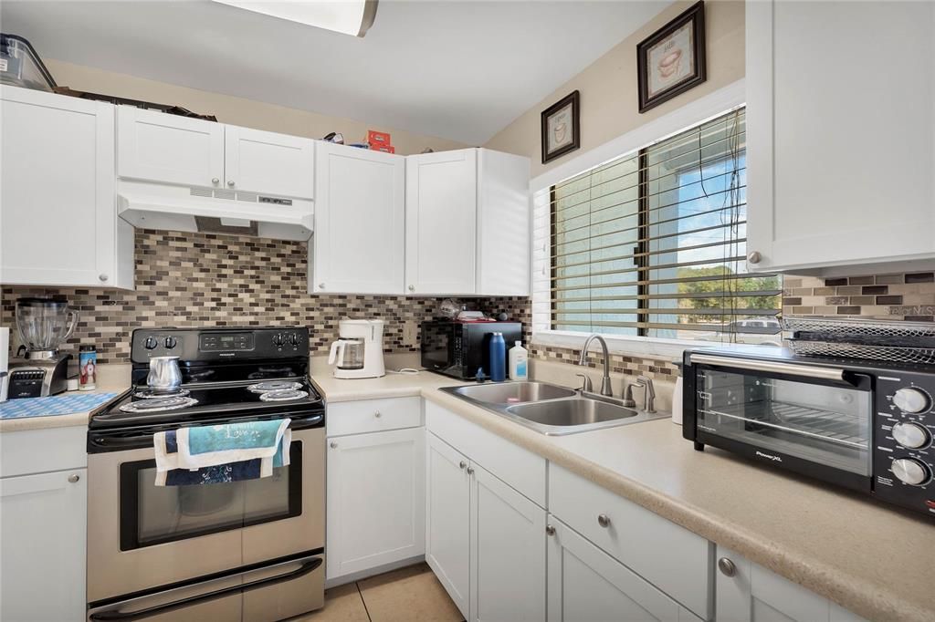 Active With Contract: $830,000 (8 beds, 0 baths, 4352 Square Feet)