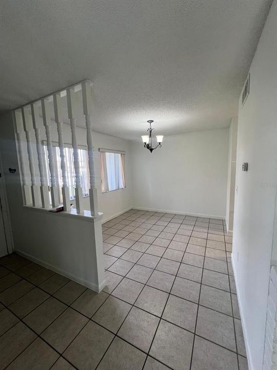 For Rent: $1,700 (2 beds, 1 baths, 996 Square Feet)