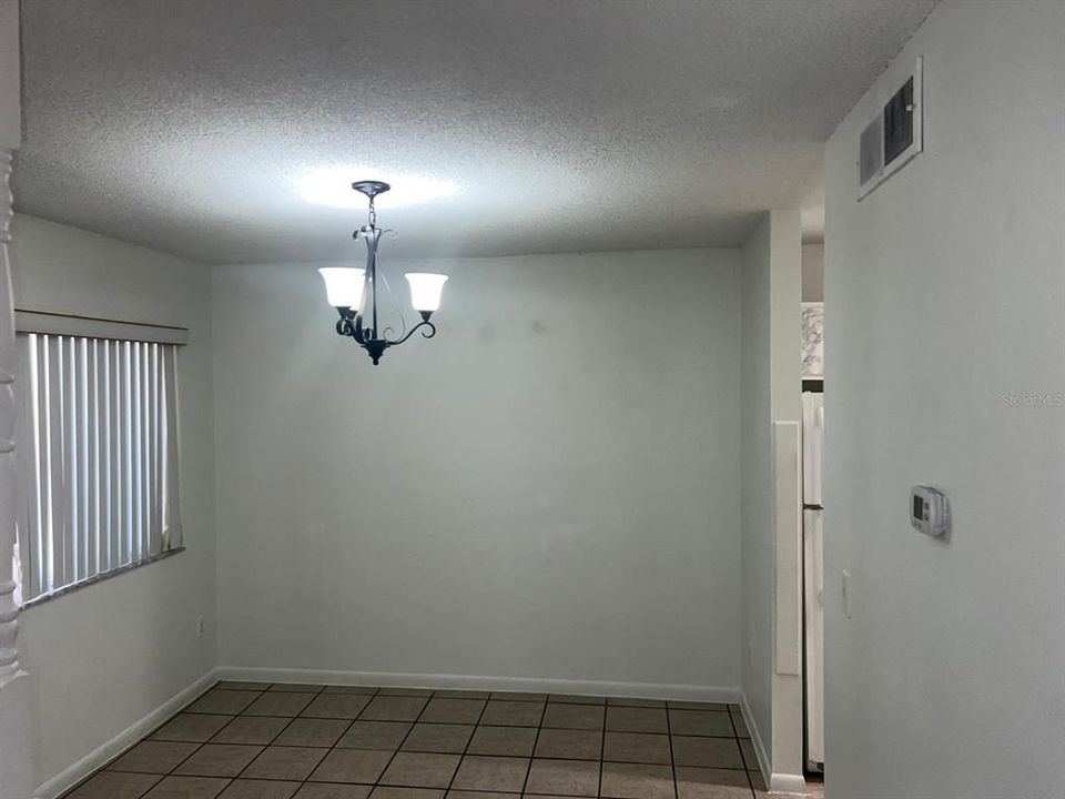 For Rent: $1,700 (2 beds, 1 baths, 996 Square Feet)