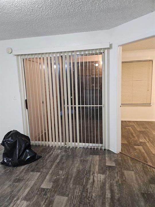 For Rent: $1,350 (1 beds, 1 baths, 526 Square Feet)