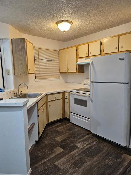 For Rent: $1,350 (1 beds, 1 baths, 526 Square Feet)