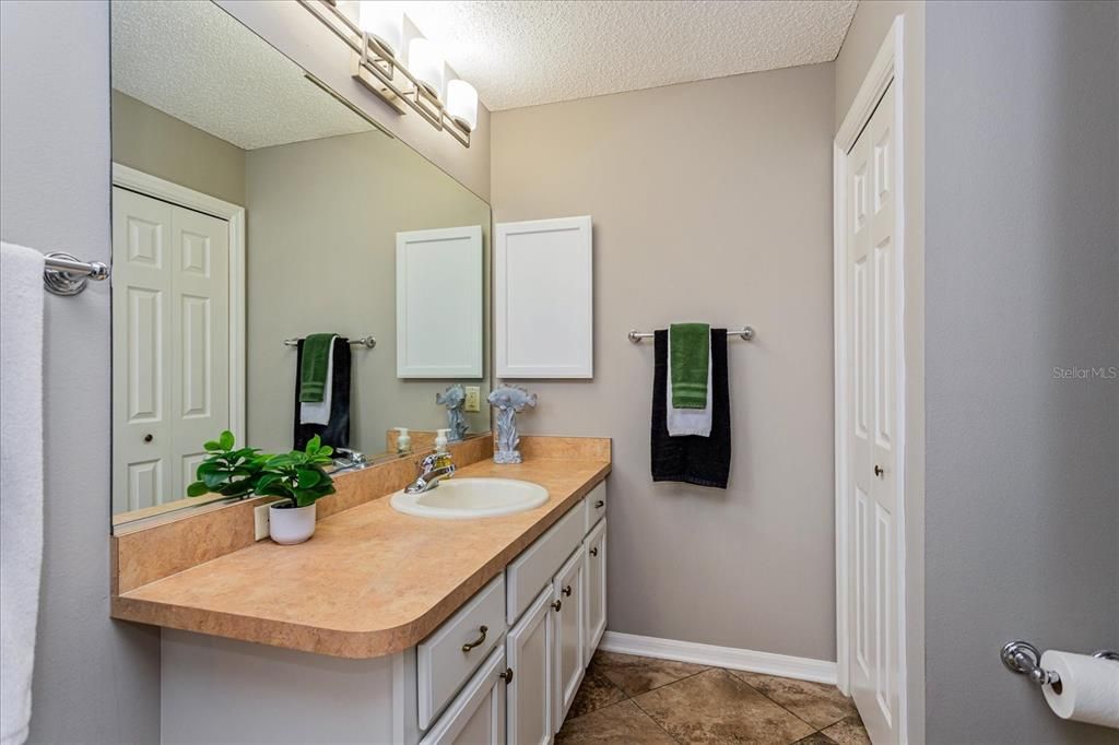 For Sale: $347,900 (3 beds, 2 baths, 1392 Square Feet)