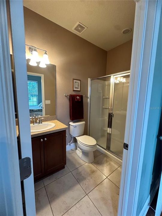 4th bedroom bathroom