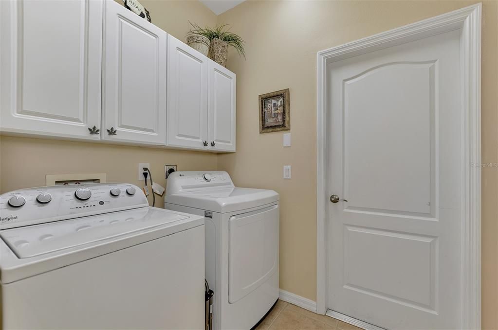 For Sale: $379,900 (2 beds, 2 baths, 1666 Square Feet)