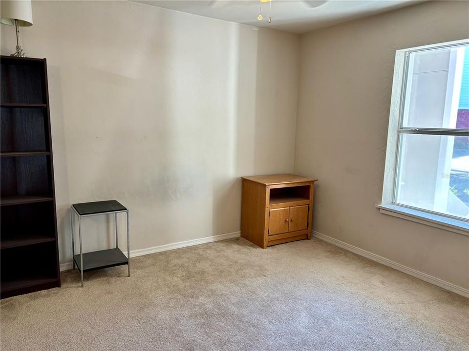 Active With Contract: $130,000 (1 beds, 1 baths, 635 Square Feet)