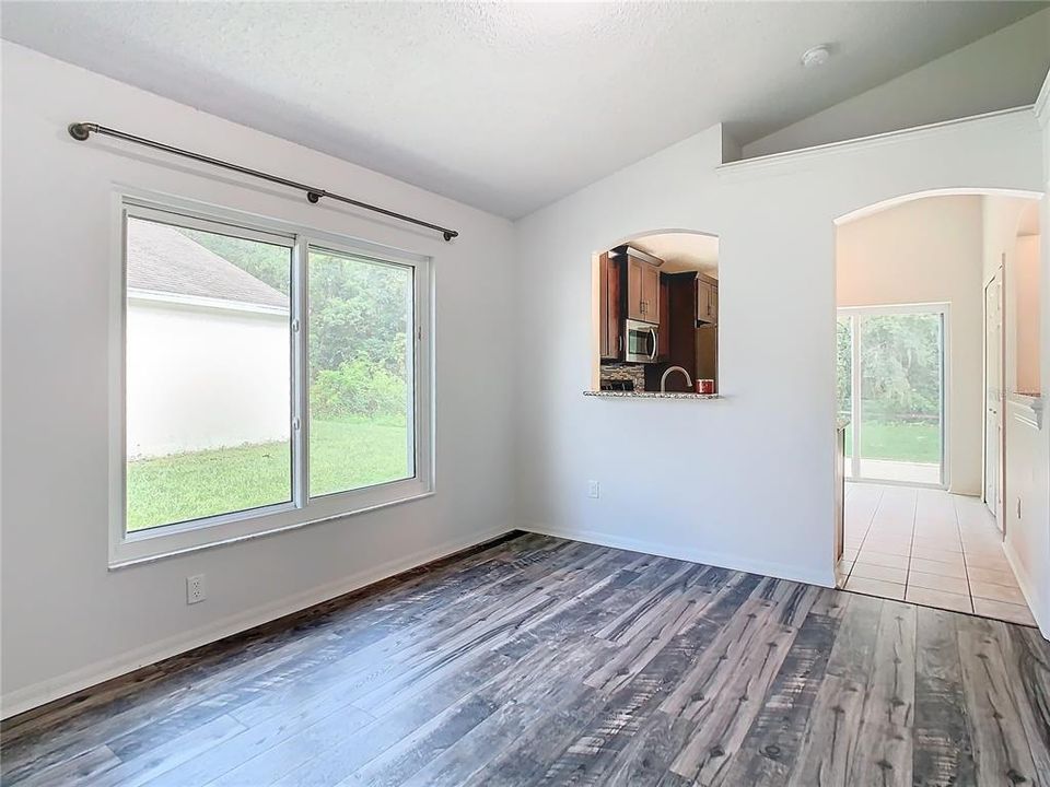 For Rent: $2,300 (3 beds, 2 baths, 1128 Square Feet)