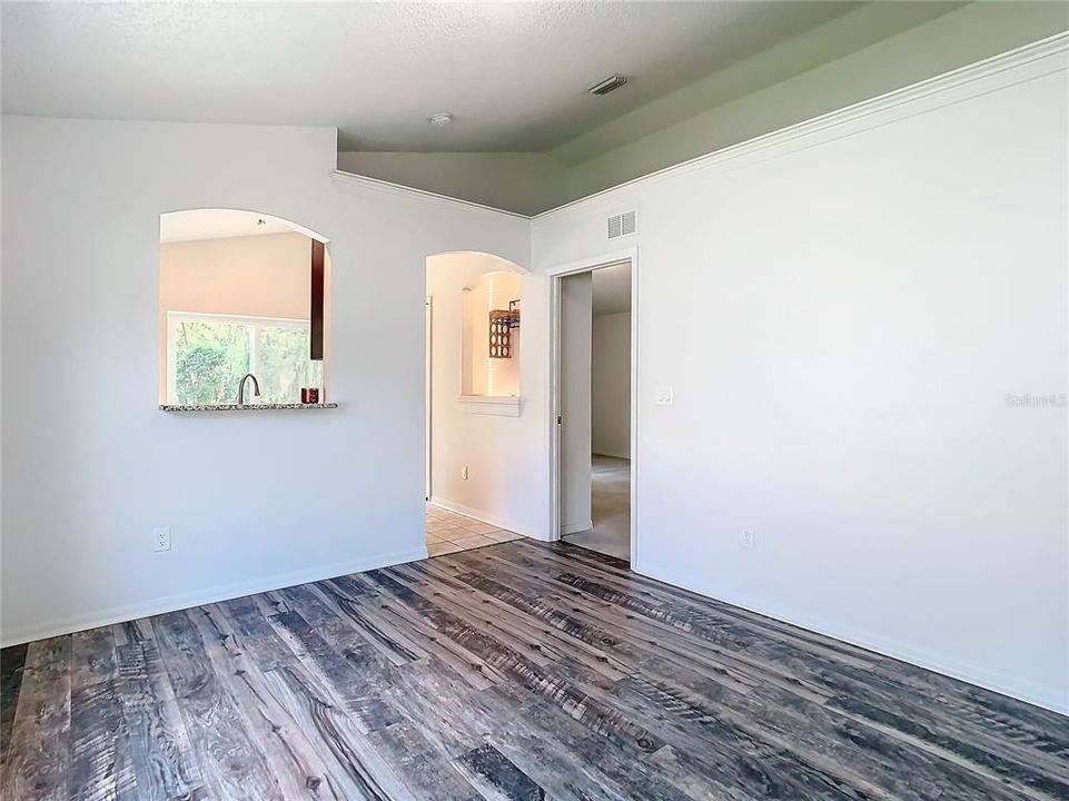 For Rent: $2,300 (3 beds, 2 baths, 1128 Square Feet)