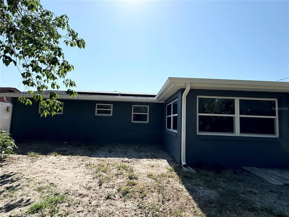 For Sale: $295,000 (3 beds, 2 baths, 1392 Square Feet)