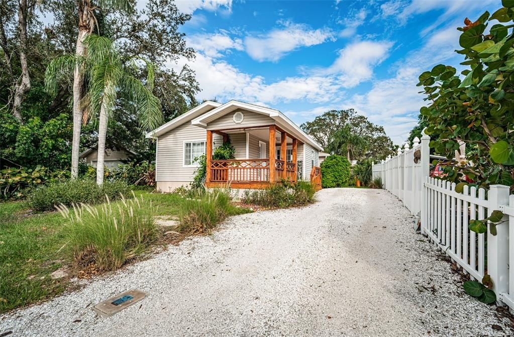 For Sale: $450,000 (3 beds, 2 baths, 1304 Square Feet)