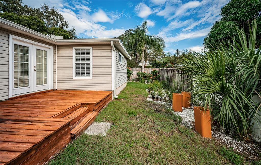 For Sale: $450,000 (3 beds, 2 baths, 1304 Square Feet)