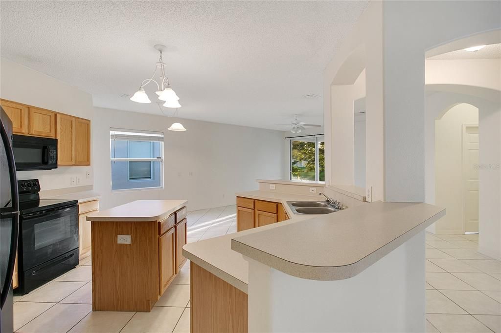 For Sale: $324,900 (3 beds, 2 baths, 1815 Square Feet)