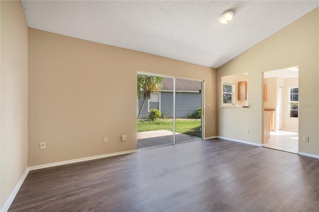 For Sale: $309,900 (3 beds, 2 baths, 1380 Square Feet)