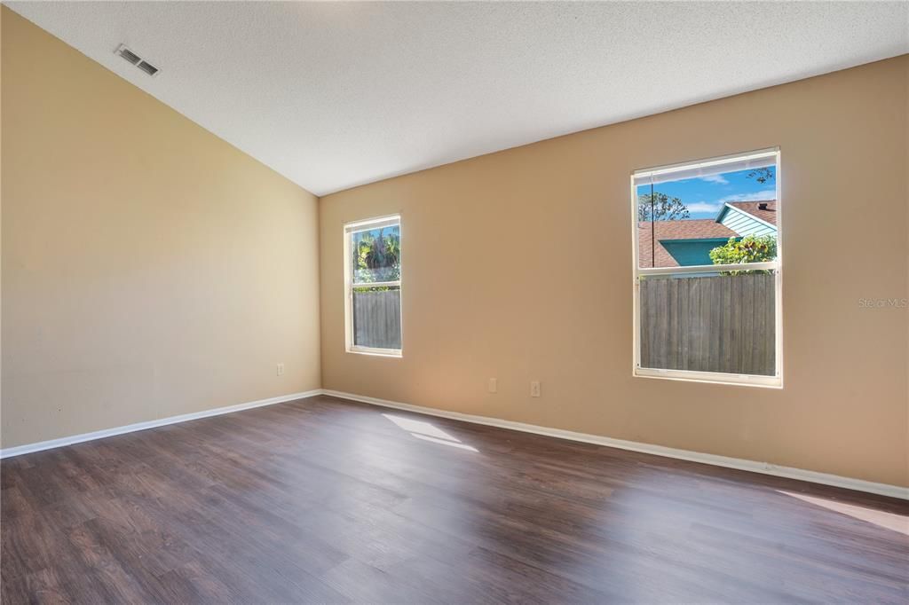 For Sale: $309,900 (3 beds, 2 baths, 1380 Square Feet)