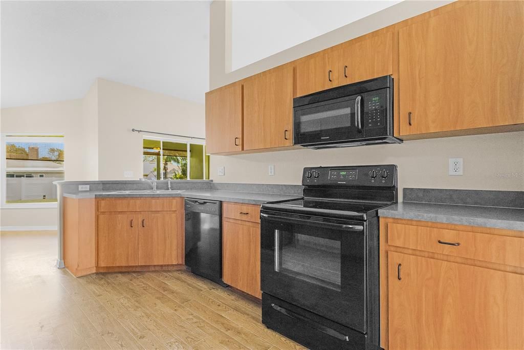 For Sale: $349,900 (3 beds, 2 baths, 1880 Square Feet)