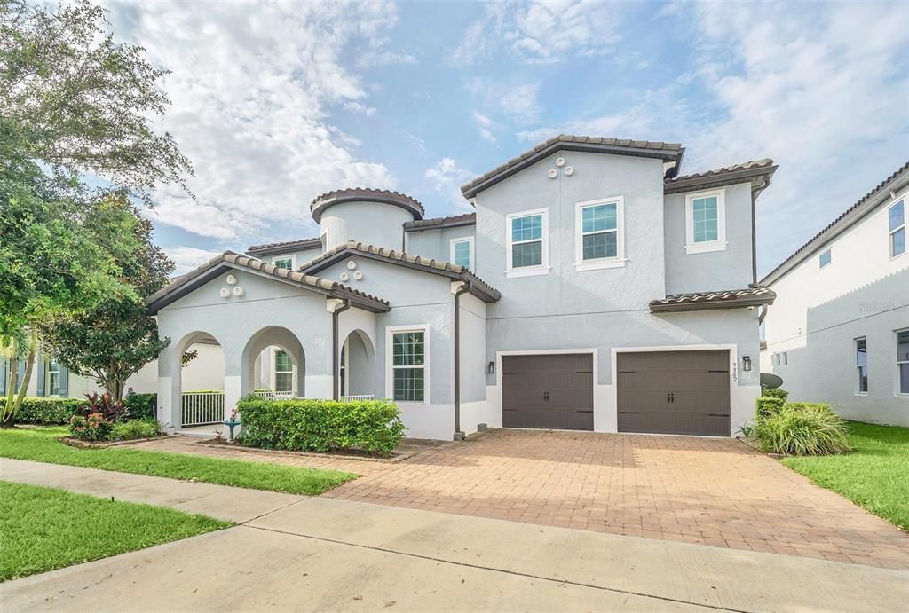 For Sale: $1,090,000 (4 beds, 3 baths, 3672 Square Feet)