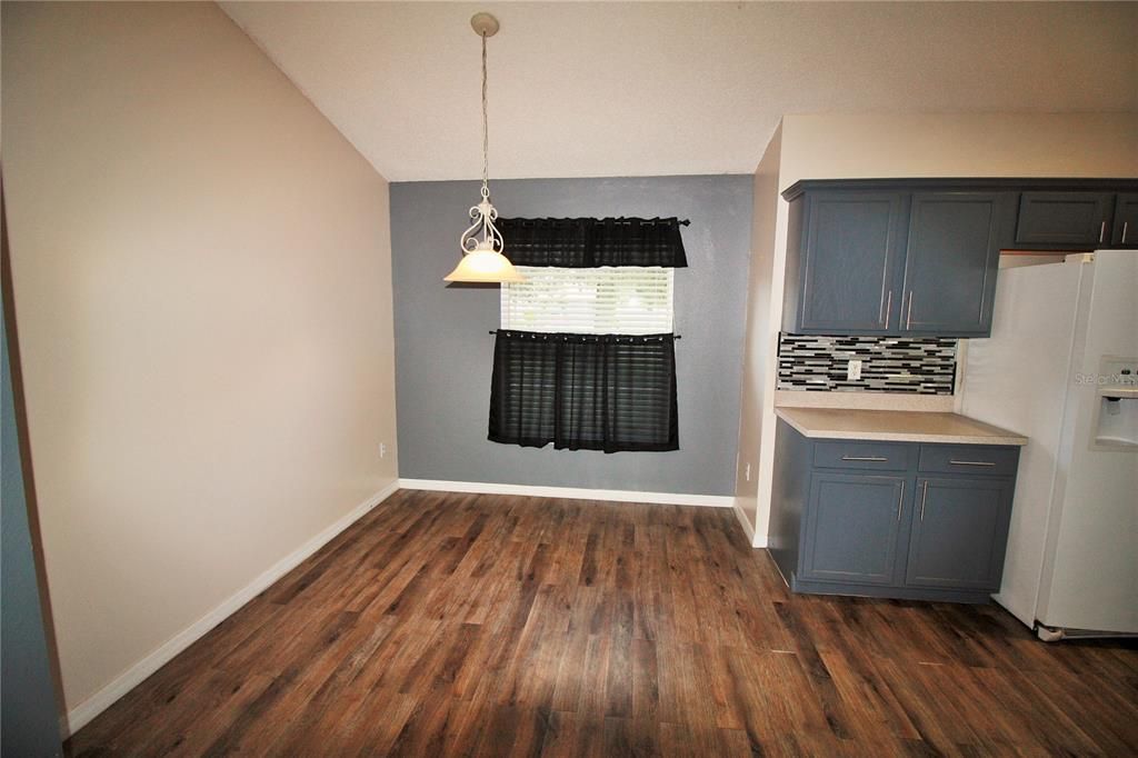 For Rent: $2,100 (4 beds, 2 baths, 1820 Square Feet)