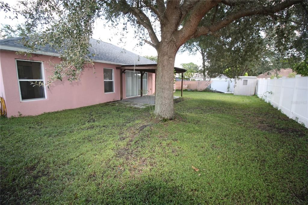 For Rent: $2,100 (4 beds, 2 baths, 1820 Square Feet)