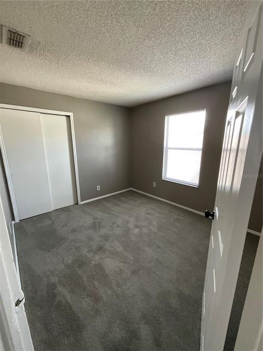 For Rent: $2,399 (4 beds, 2 baths, 1941 Square Feet)