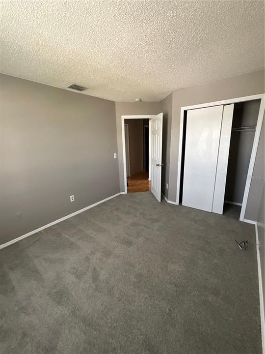 For Rent: $2,399 (4 beds, 2 baths, 1941 Square Feet)