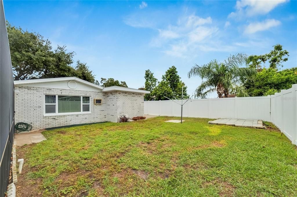 For Sale: $575,000 (3 beds, 2 baths, 1914 Square Feet)