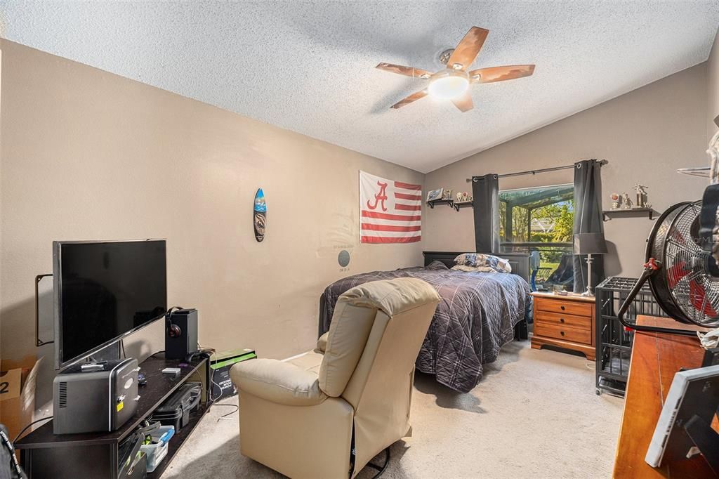 For Sale: $349,000 (3 beds, 2 baths, 1581 Square Feet)