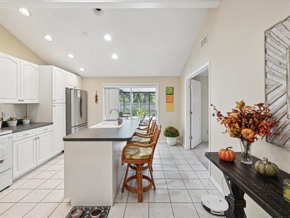 Active With Contract: $400,000 (4 beds, 2 baths, 1369 Square Feet)