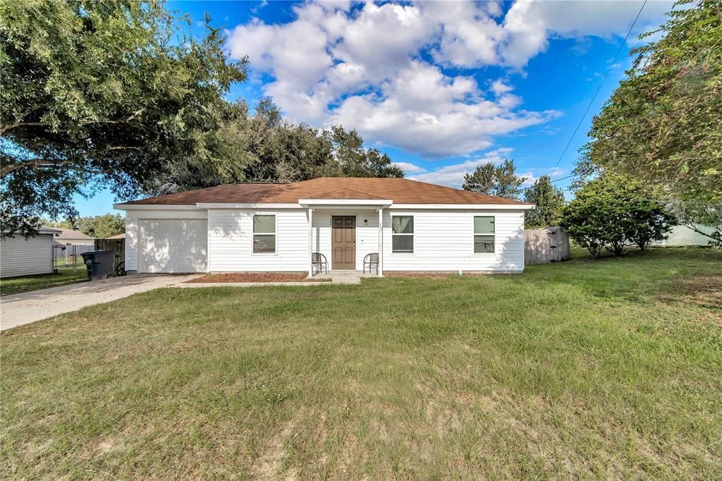 For Sale: $215,000 (3 beds, 2 baths, 1014 Square Feet)