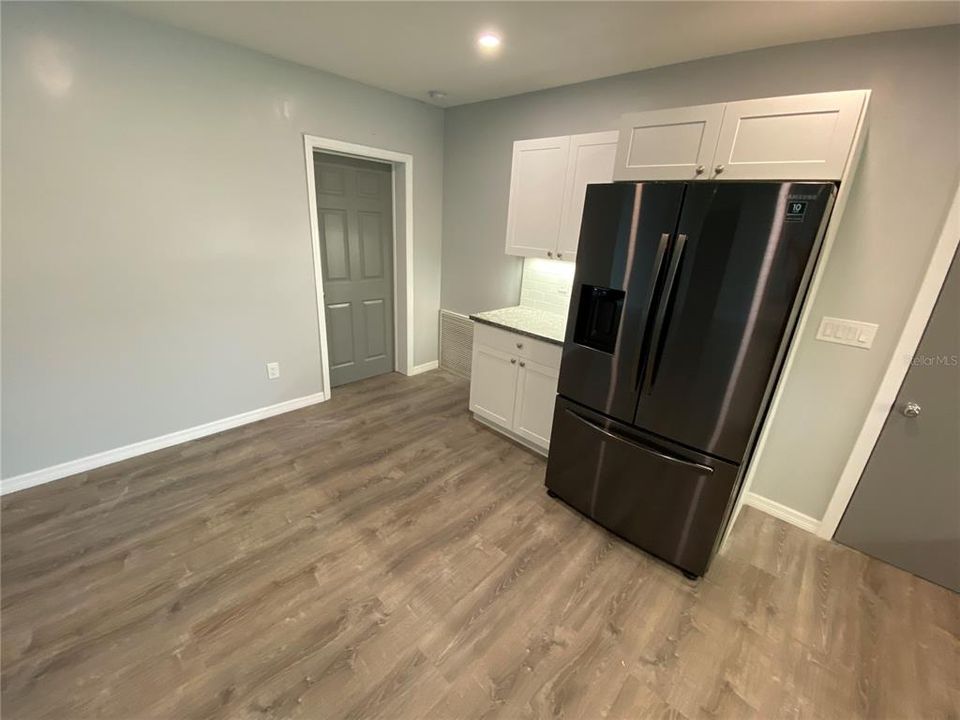 For Rent: $2,950 (3 beds, 2 baths, 1763 Square Feet)