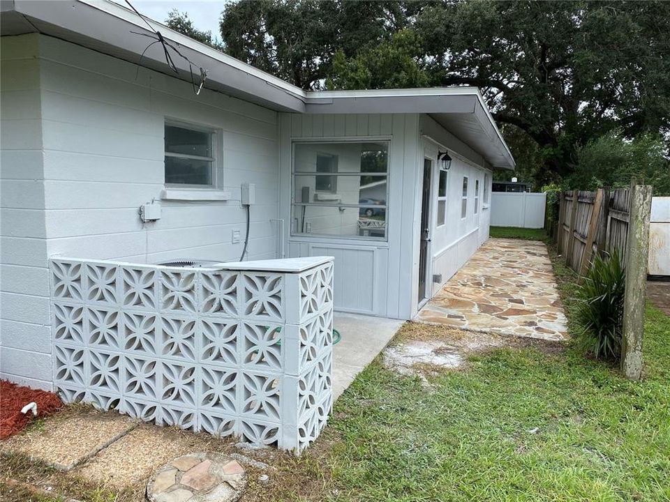 For Rent: $2,950 (3 beds, 2 baths, 1763 Square Feet)