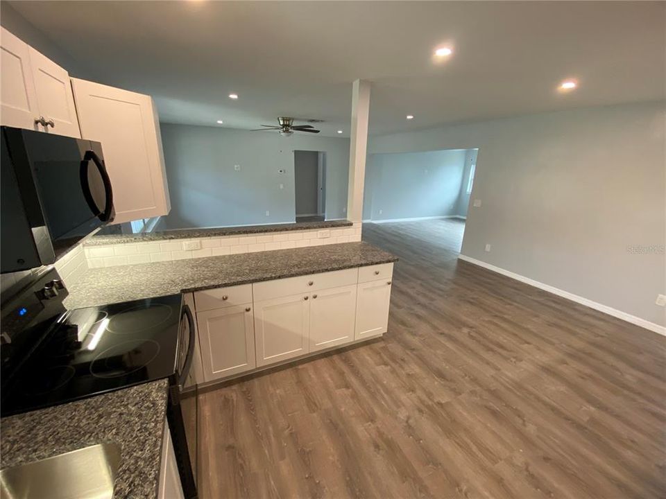 For Rent: $2,950 (3 beds, 2 baths, 1763 Square Feet)