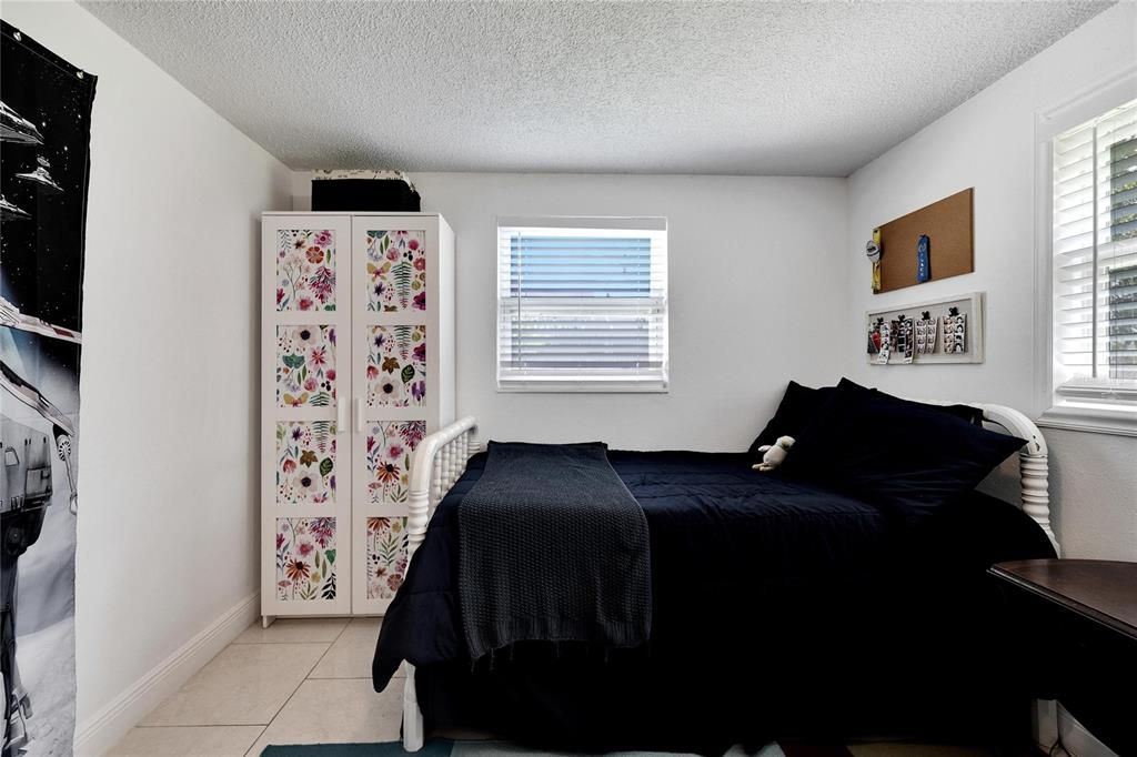 For Rent: $2,500 (3 beds, 2 baths, 1249 Square Feet)