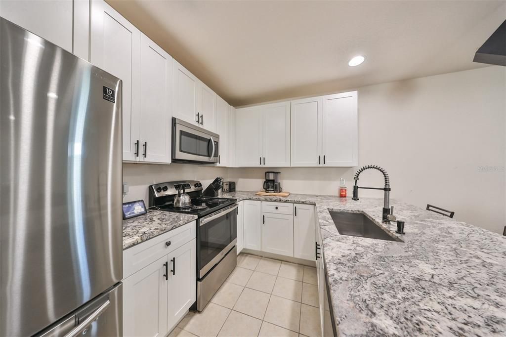 For Sale: $324,900 (3 beds, 2 baths, 1332 Square Feet)