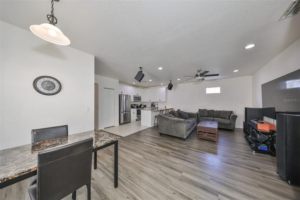 For Sale: $324,900 (3 beds, 2 baths, 1332 Square Feet)