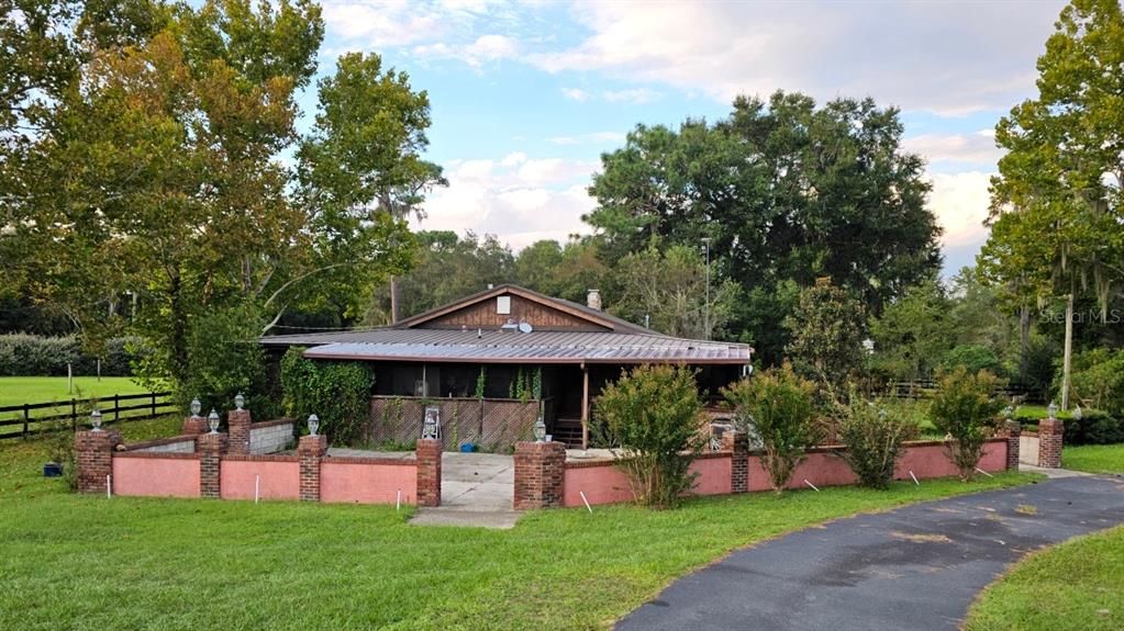 Vendido Recientemente: $250,000 (3 camas, 2 baños, 2800 Pies cuadrados)