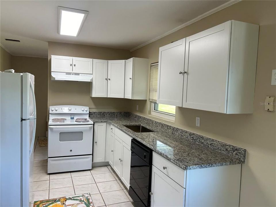 For Rent: $1,250 (1 beds, 1 baths, 845 Square Feet)