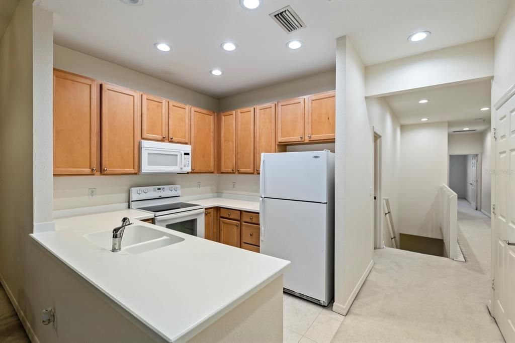 For Sale: $285,000 (2 beds, 2 baths, 1228 Square Feet)