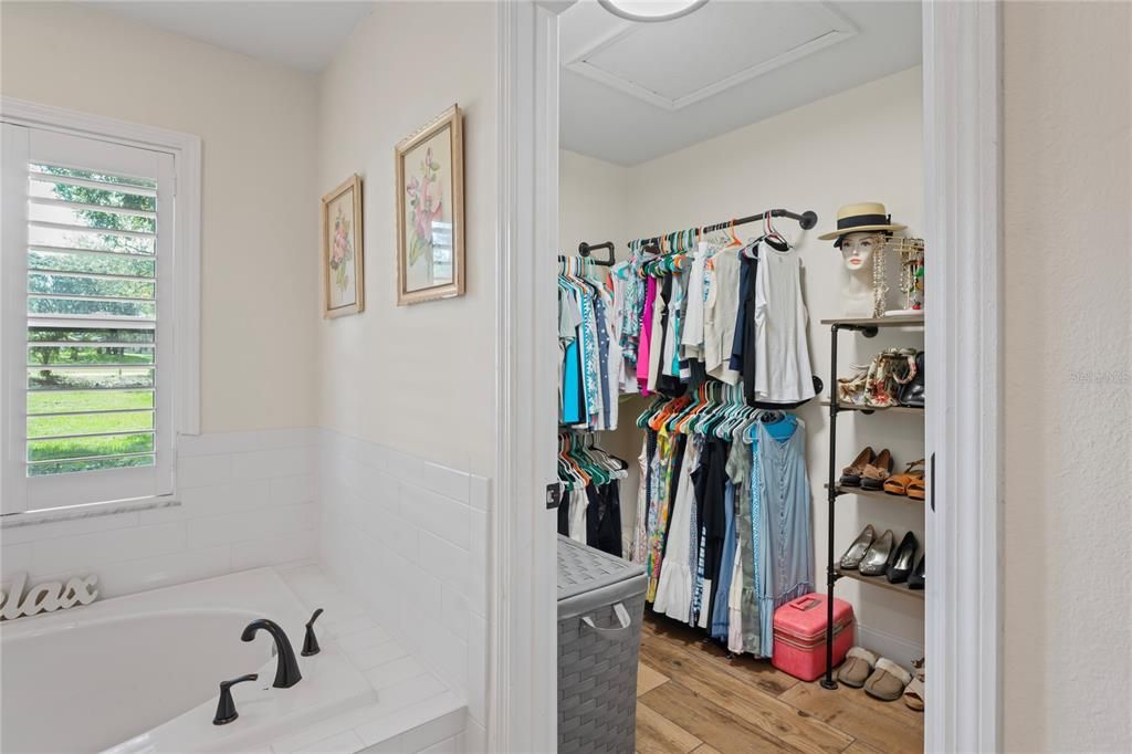 MASTER BATH/CLOSET