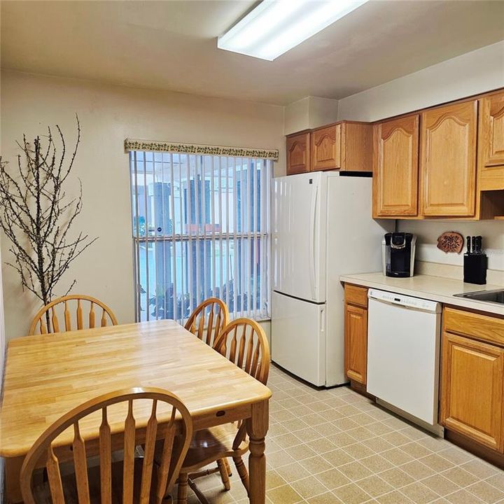 For Sale: $175,000 (2 beds, 2 baths, 1572 Square Feet)