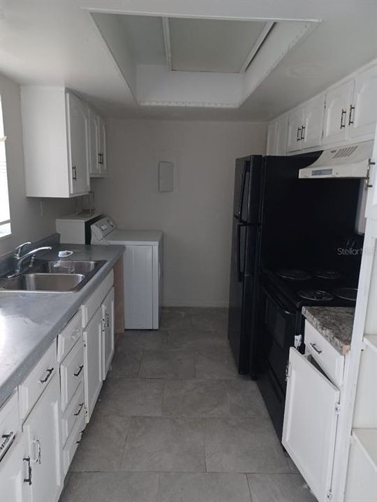 For Rent: $1,250 (1 beds, 1 baths, 642 Square Feet)