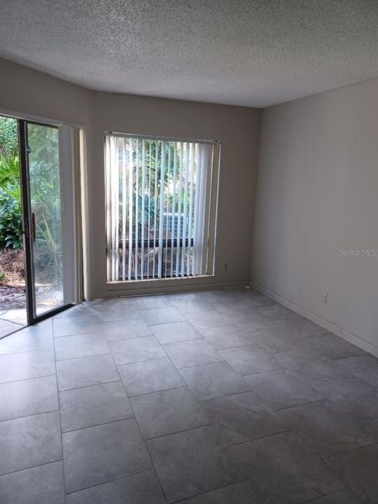 For Rent: $1,250 (1 beds, 1 baths, 642 Square Feet)