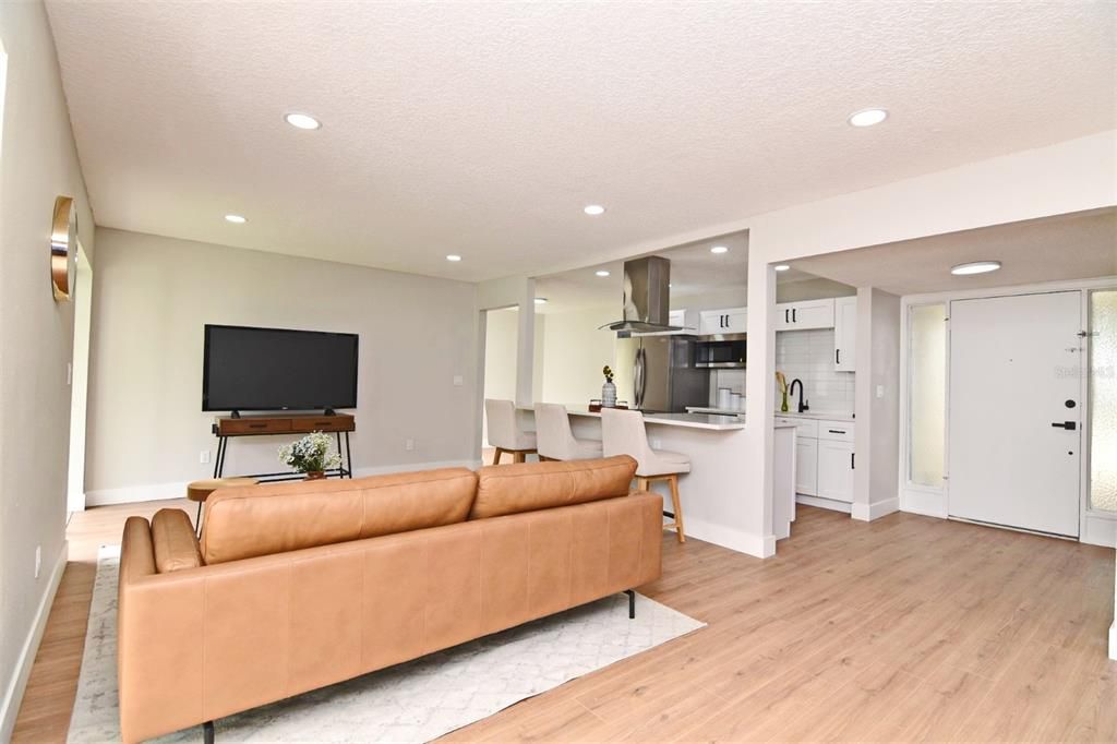 For Sale: $375,900 (3 beds, 2 baths, 1280 Square Feet)