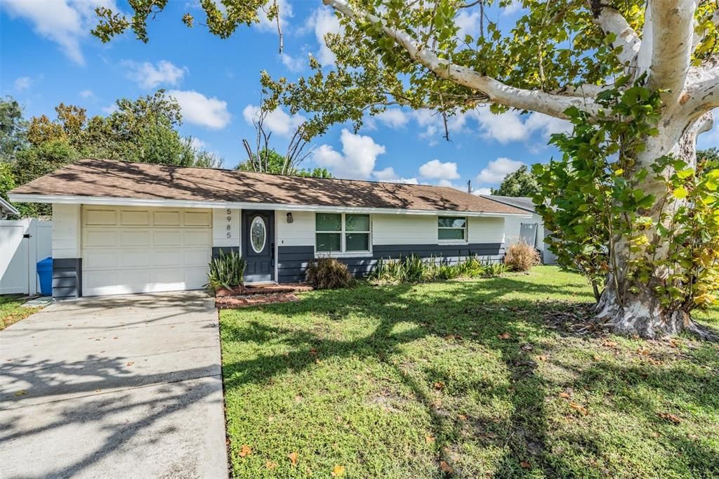 For Sale: $329,900 (3 beds, 1 baths, 986 Square Feet)