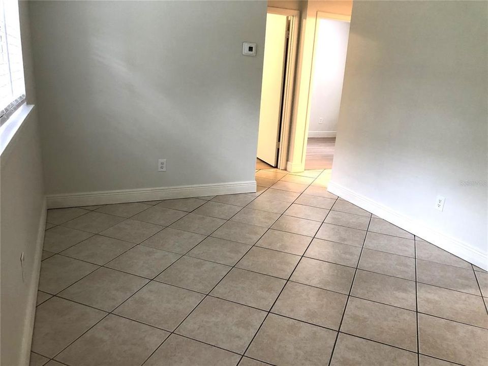 For Rent: $1,495 (2 beds, 1 baths, 700 Square Feet)