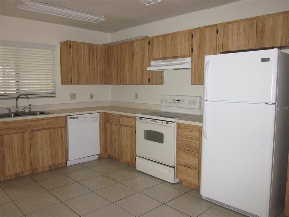 For Rent: $1,650 (2 beds, 1 baths, 1143 Square Feet)