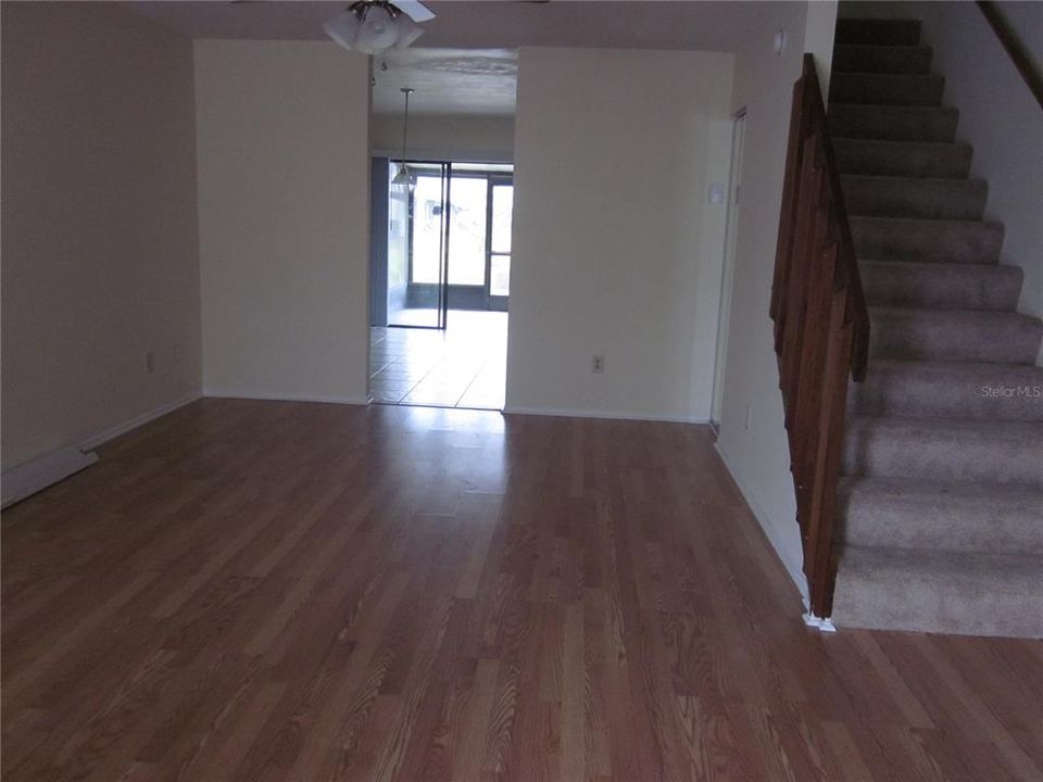 For Rent: $1,650 (2 beds, 1 baths, 1143 Square Feet)