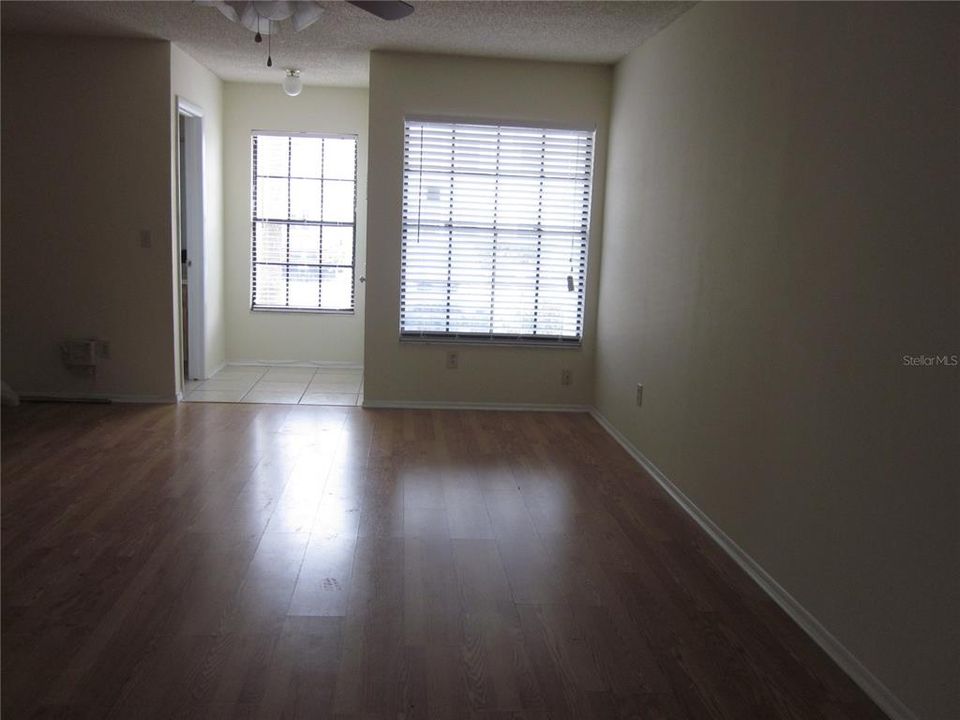 For Rent: $1,650 (2 beds, 1 baths, 1143 Square Feet)